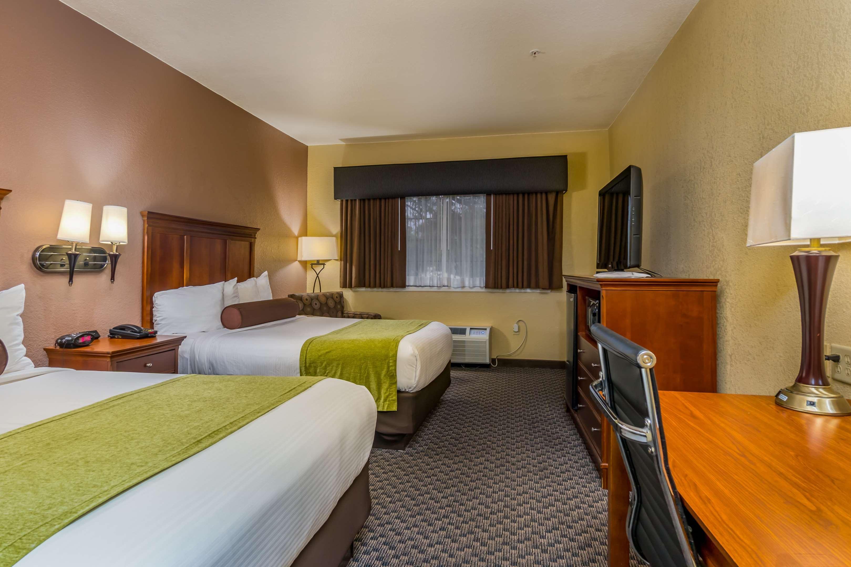 Best Western Plus Shamrock Inn & Suites Bagian luar foto