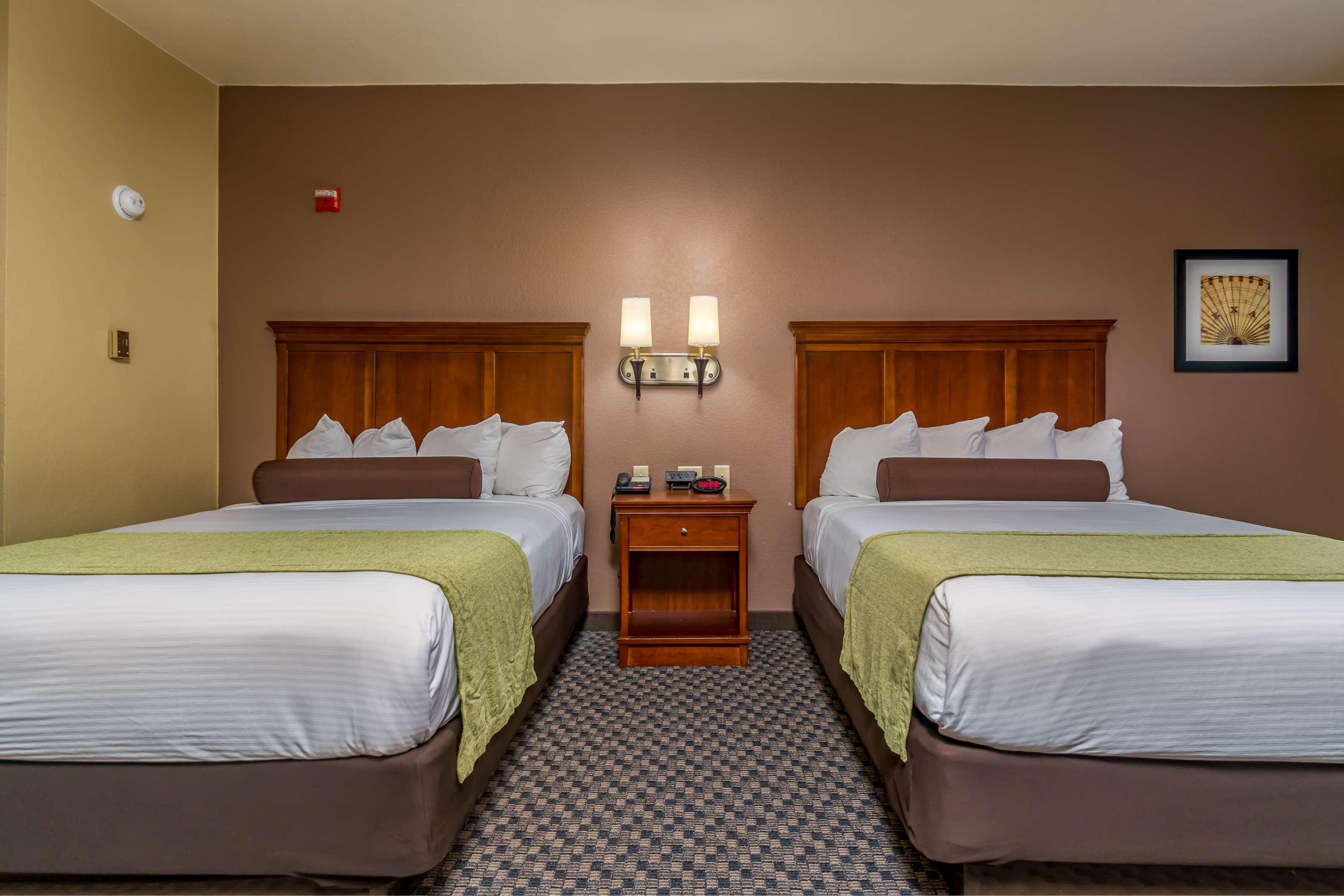 Best Western Plus Shamrock Inn & Suites Bagian luar foto