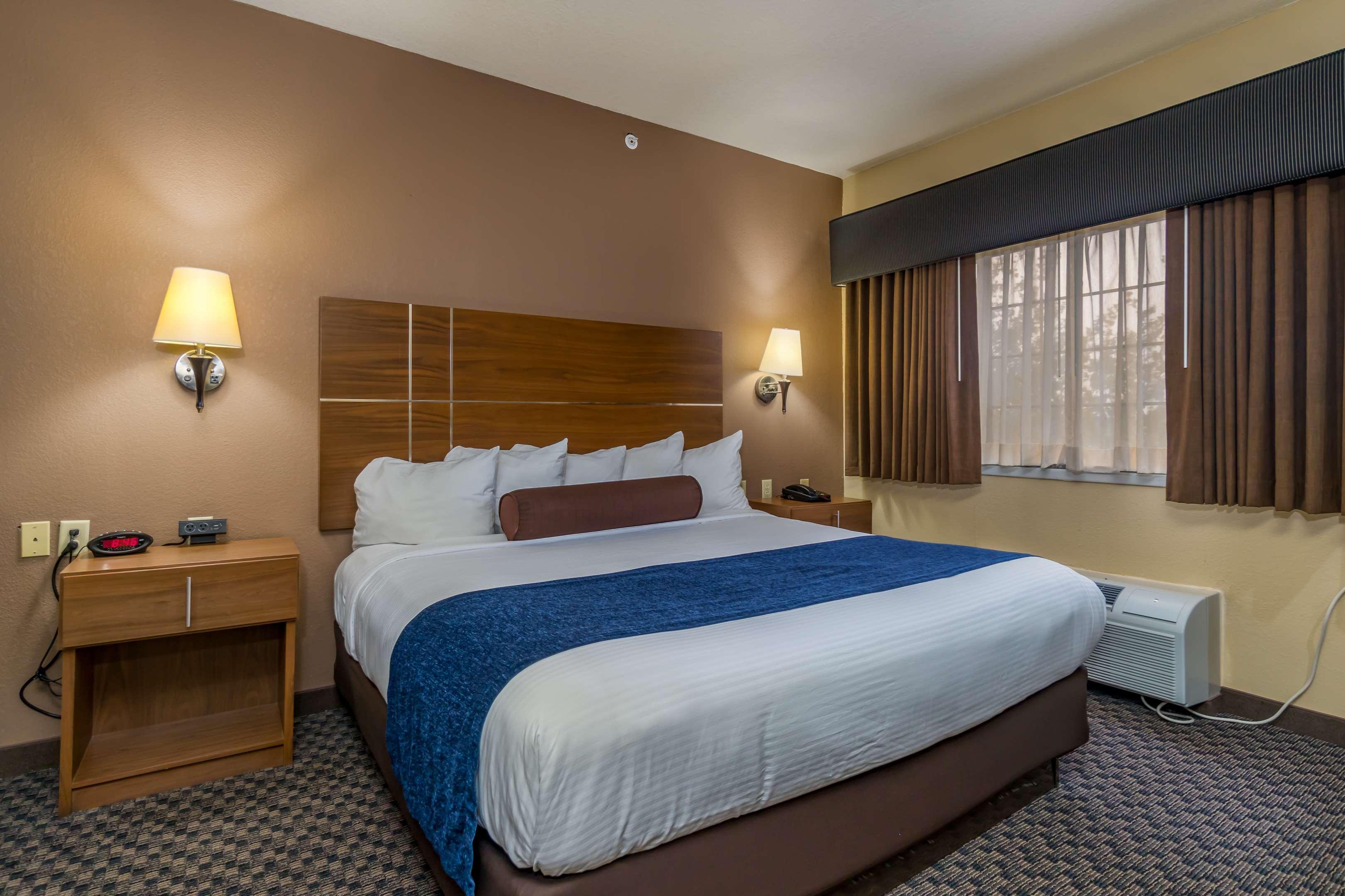 Best Western Plus Shamrock Inn & Suites Bagian luar foto