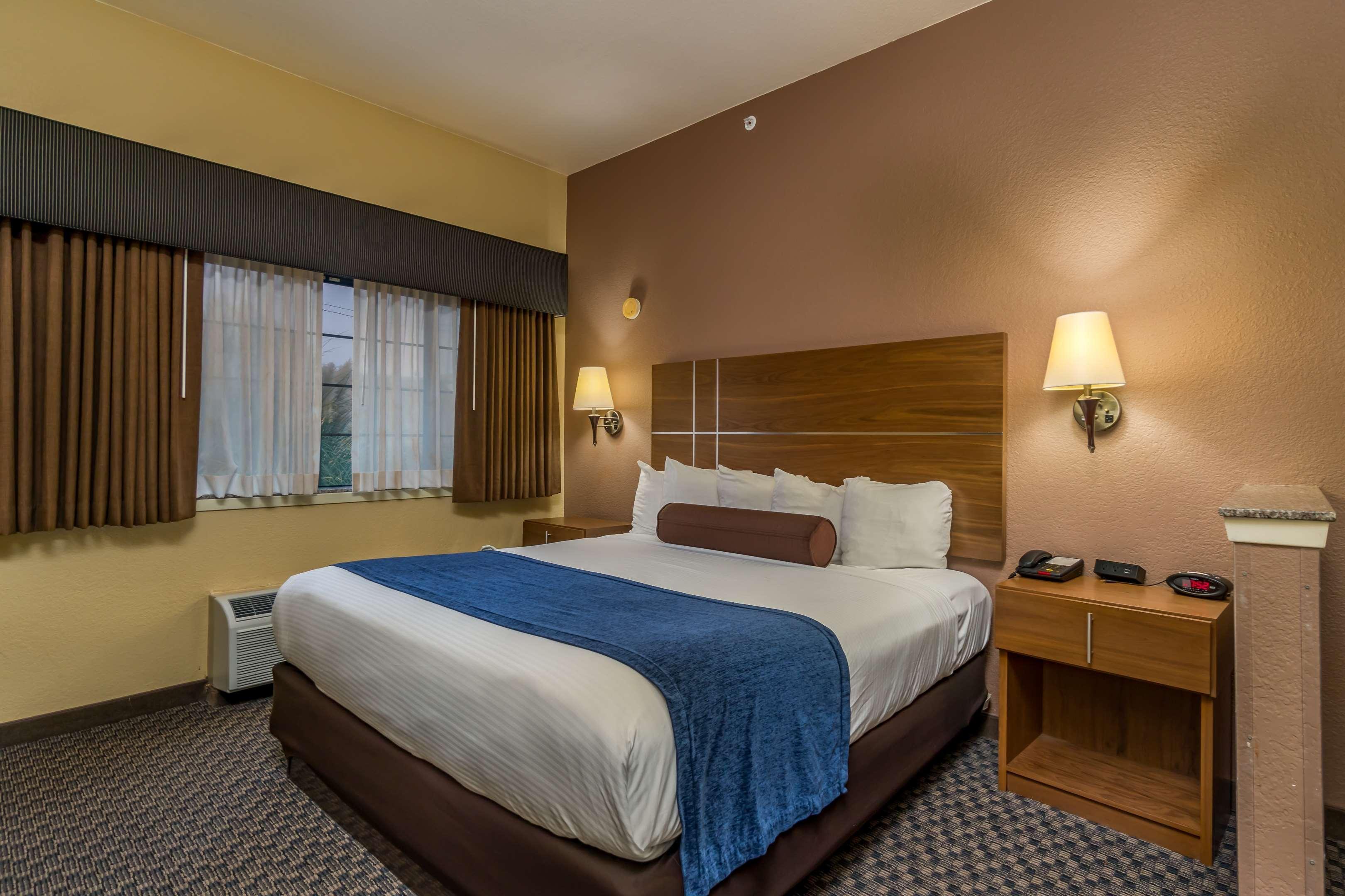 Best Western Plus Shamrock Inn & Suites Bagian luar foto