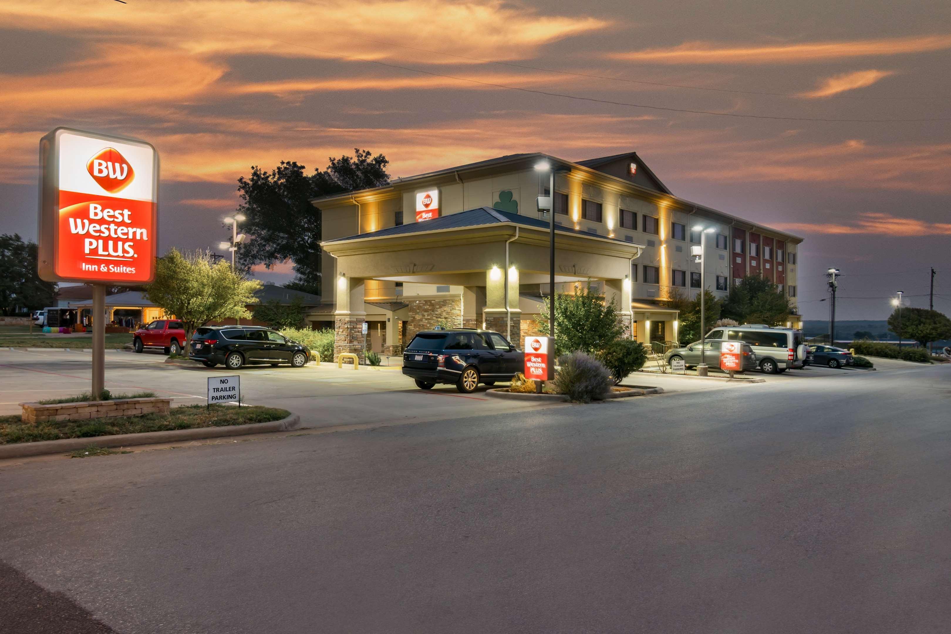 Best Western Plus Shamrock Inn & Suites Bagian luar foto