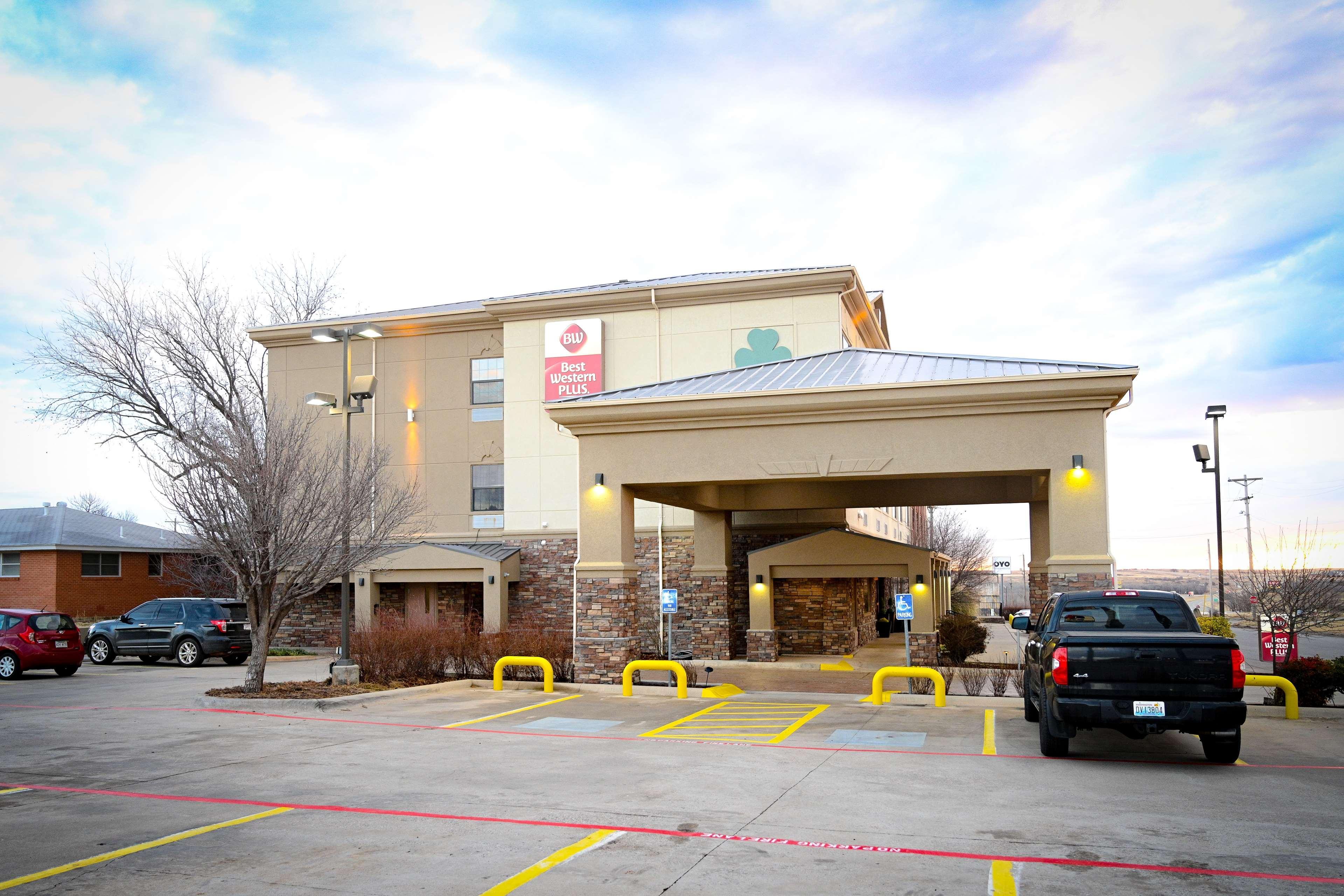 Best Western Plus Shamrock Inn & Suites Bagian luar foto