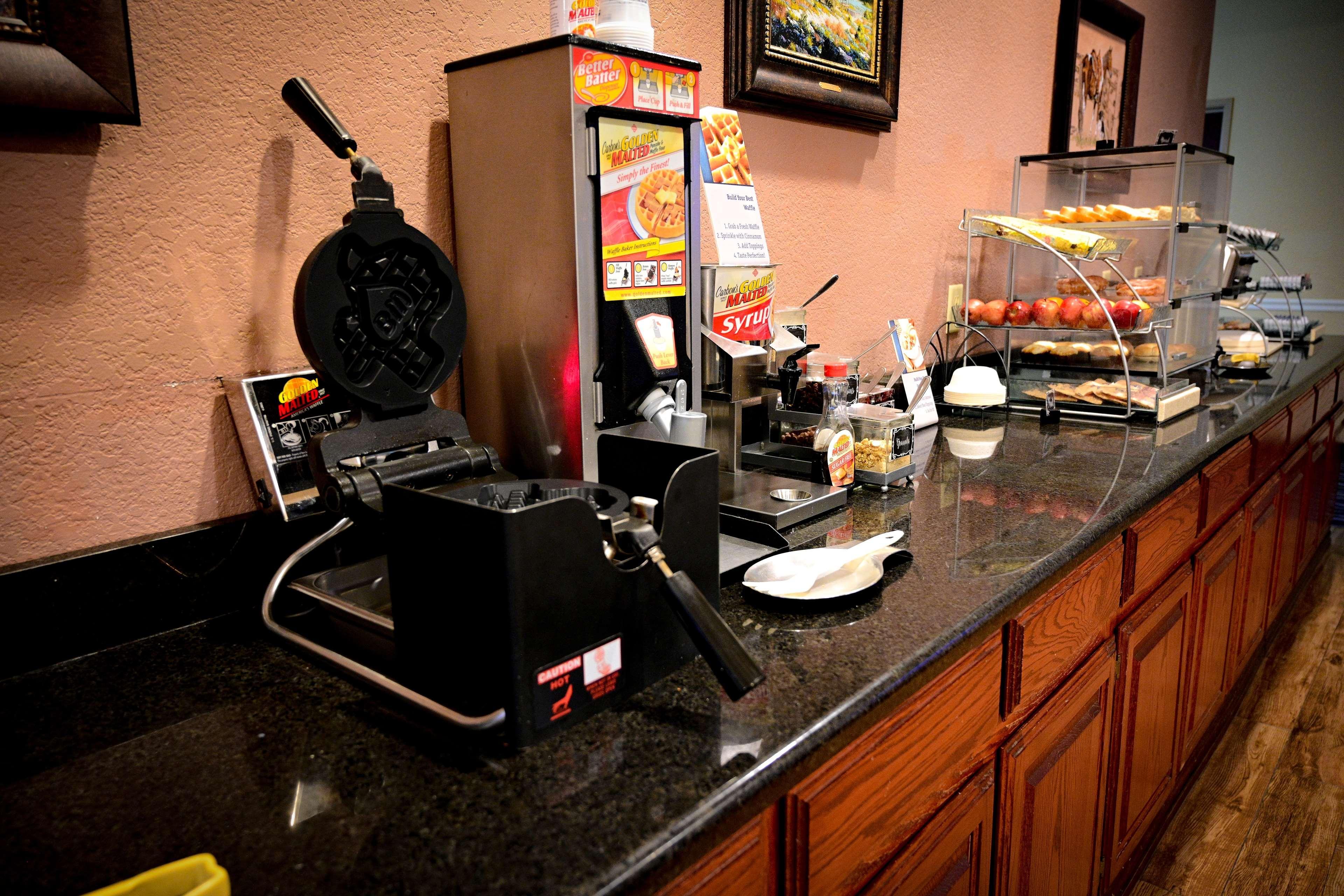 Best Western Plus Shamrock Inn & Suites Bagian luar foto