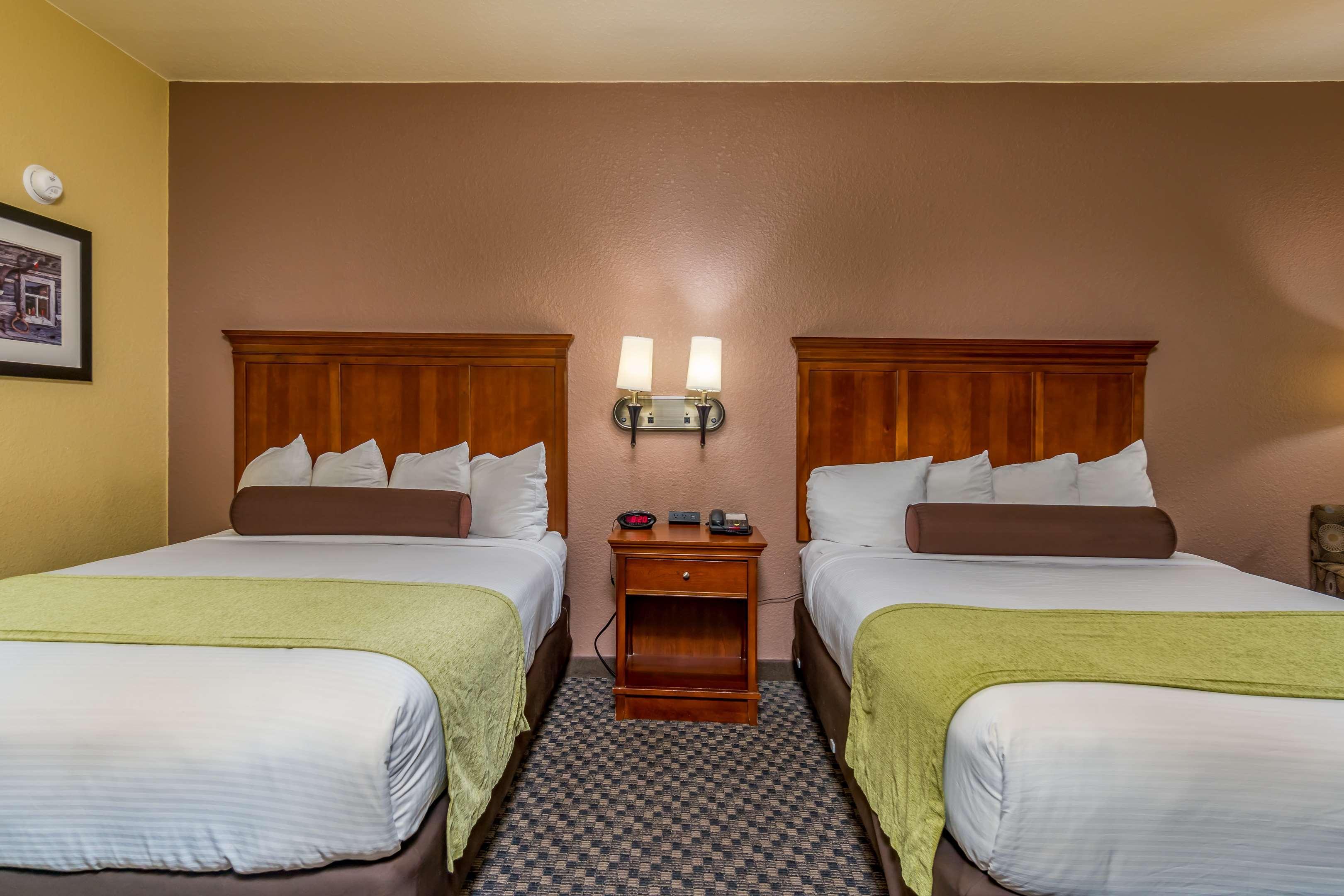 Best Western Plus Shamrock Inn & Suites Bagian luar foto