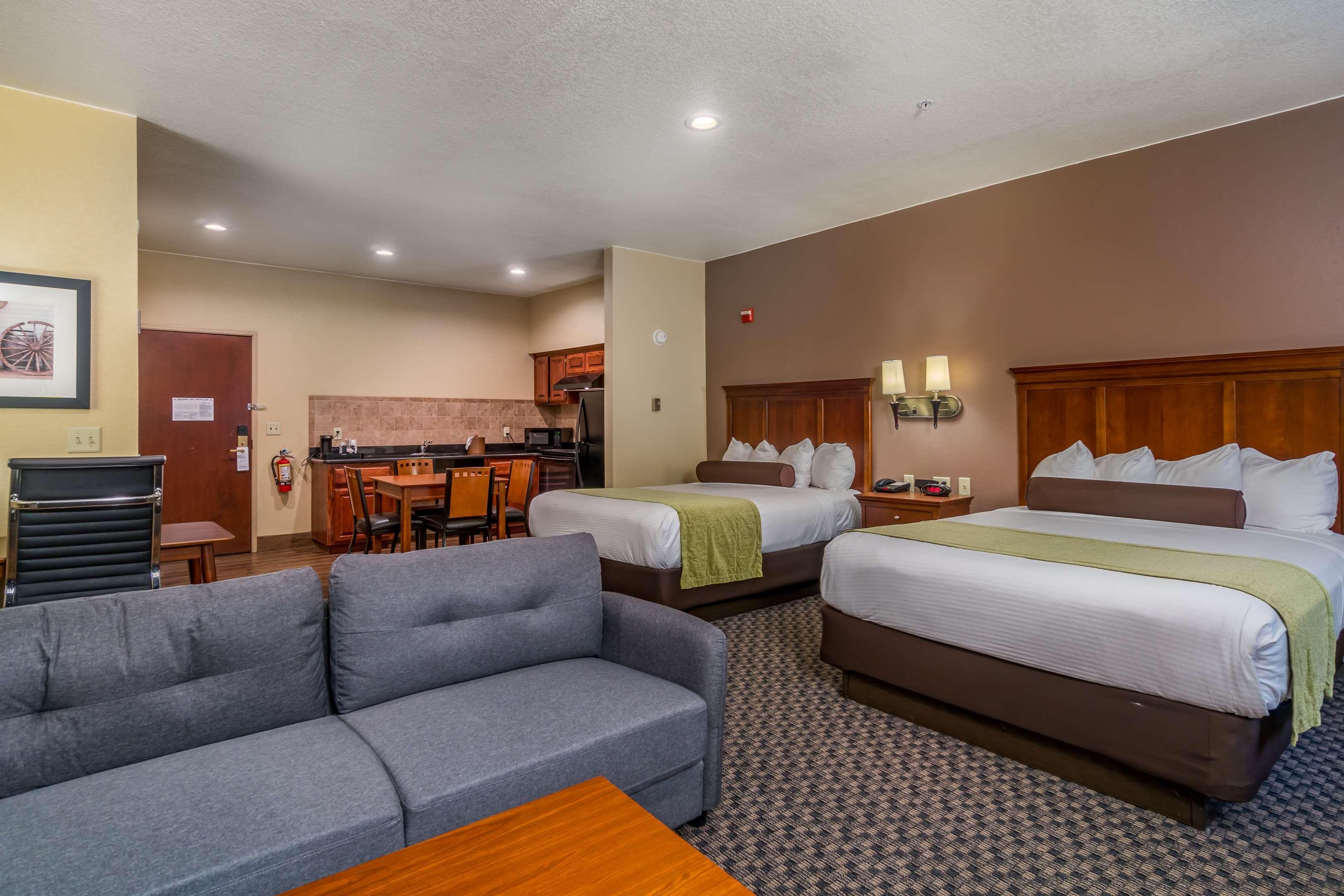 Best Western Plus Shamrock Inn & Suites Bagian luar foto