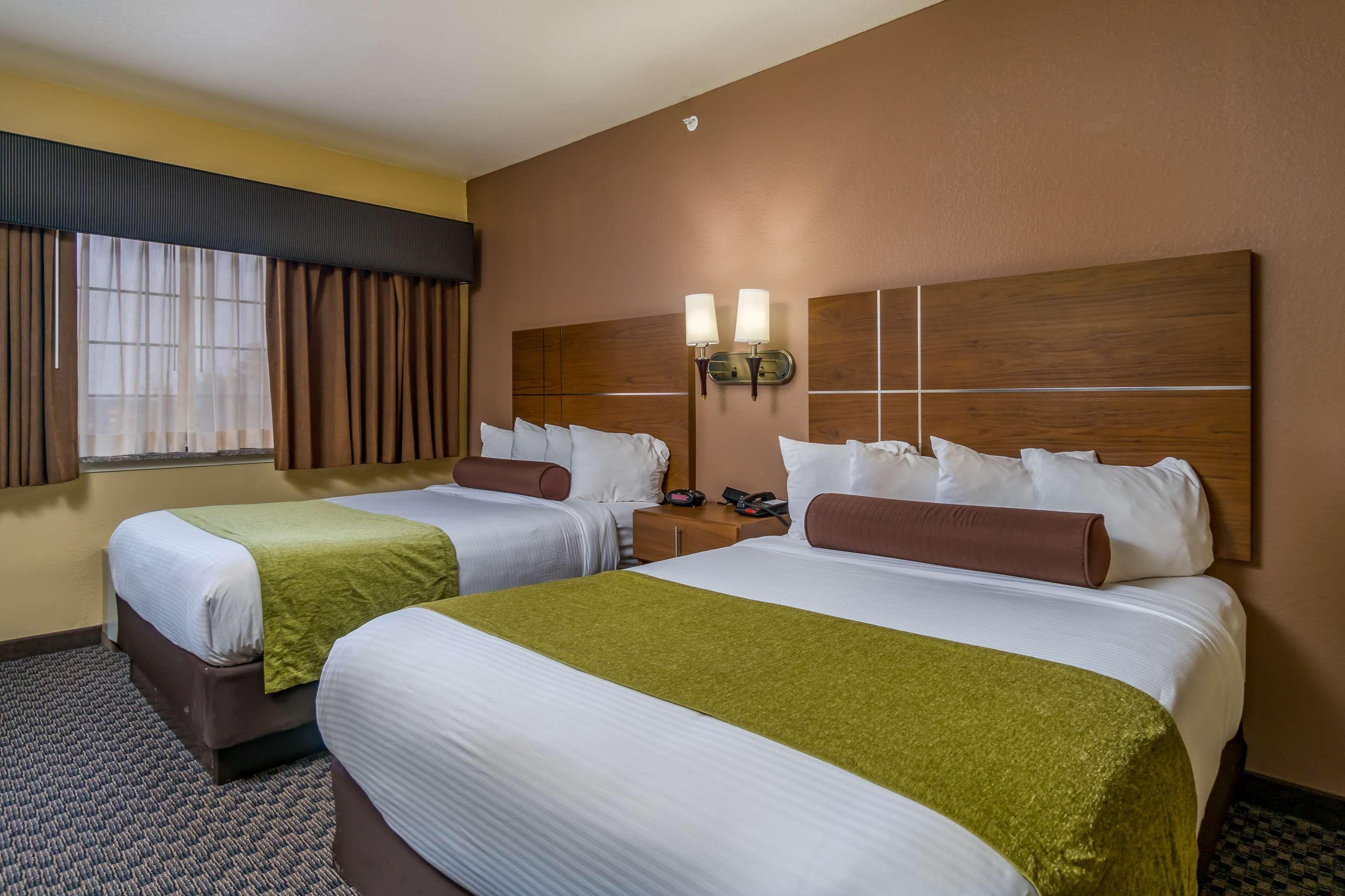 Best Western Plus Shamrock Inn & Suites Bagian luar foto